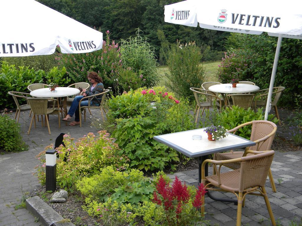 Hotelanlage Country Lodge Arnsberg Bagian luar foto